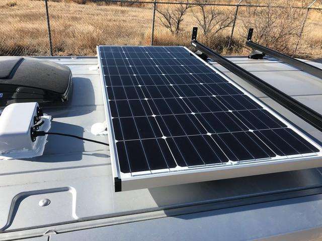 instalación de paneles solares en techo 